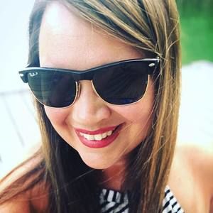 Meet your Posher, Hollie